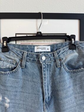 Just Black Women’s Light Wash Straight Jeans - Faded Blue